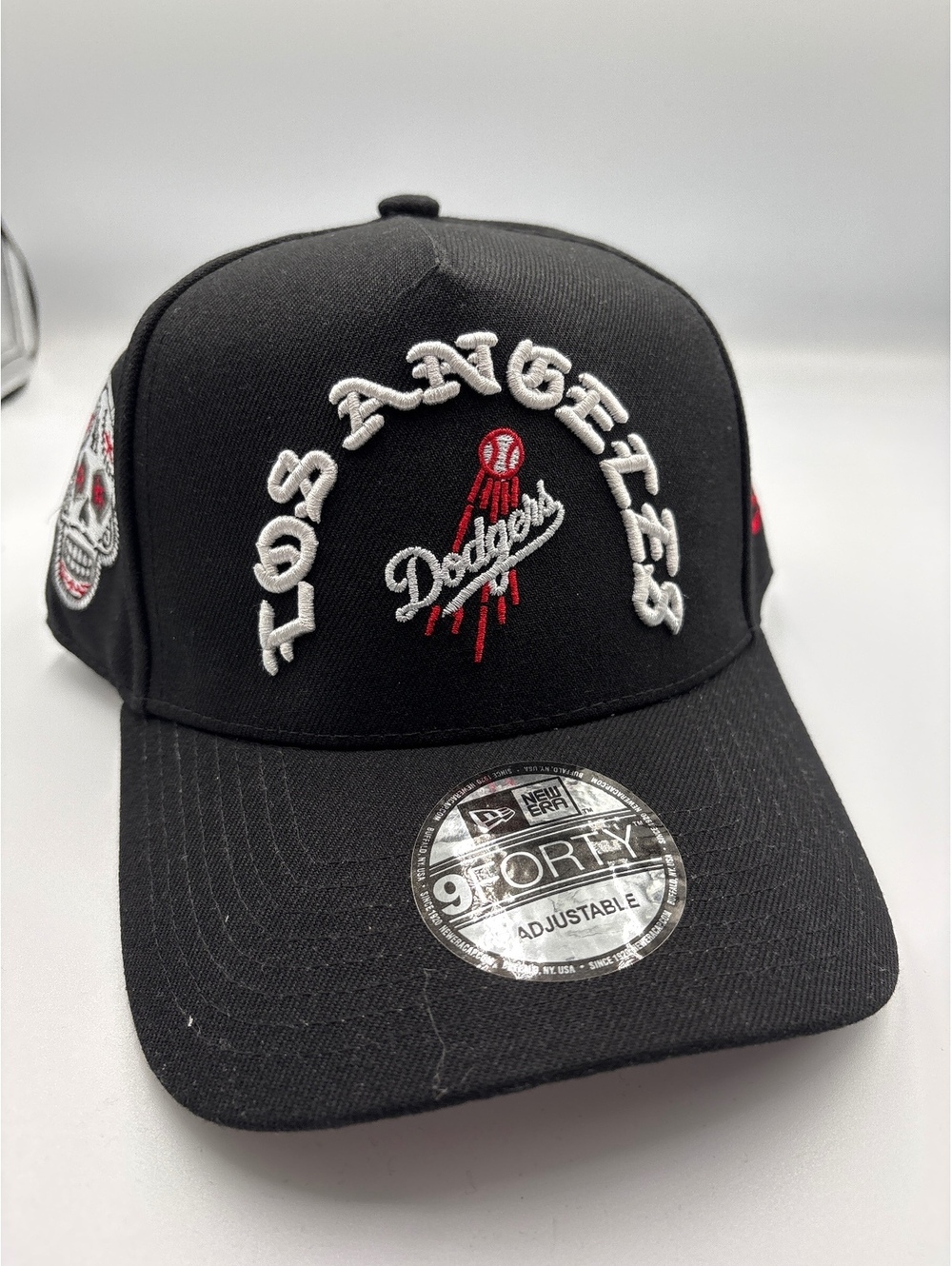 New Era 9FORTY Los Angeles Dodgers Adjustable Baseball Cap with Skull Patch